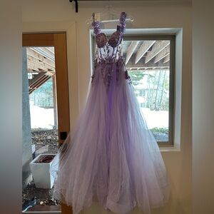 La Devine Lavender Prom/wedding dress